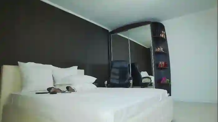 hefner_girl