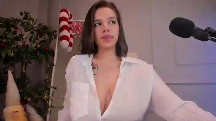 adalyn_glow