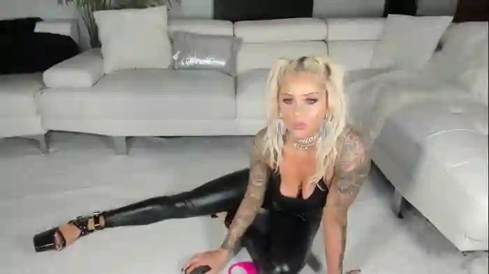 blonde_riderxxx