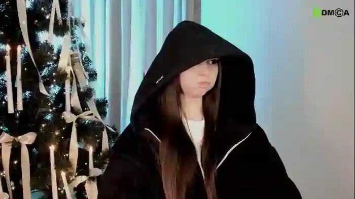 hollyextra
