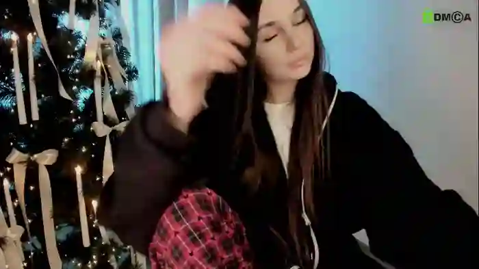 hollyextra