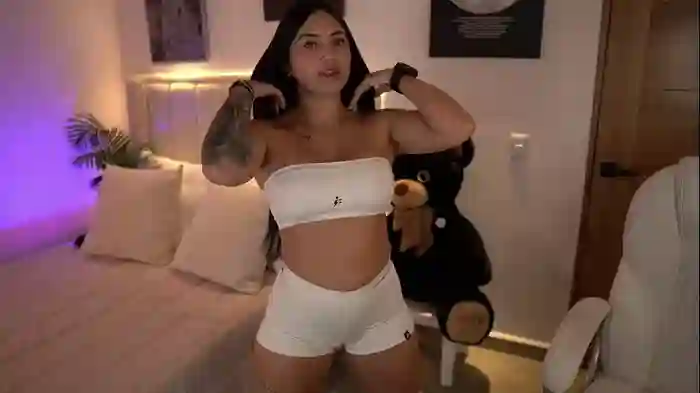 ashlyeroberts01