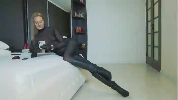hefner_girl
