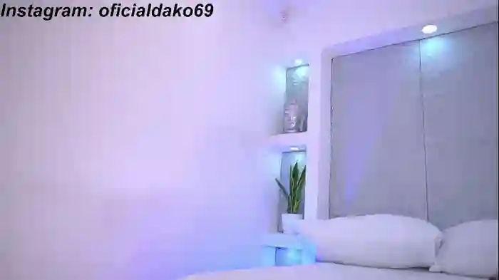 dakota_leex