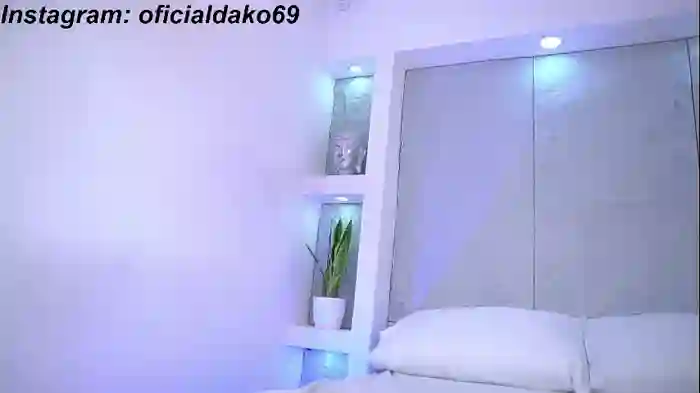 dakota_leex