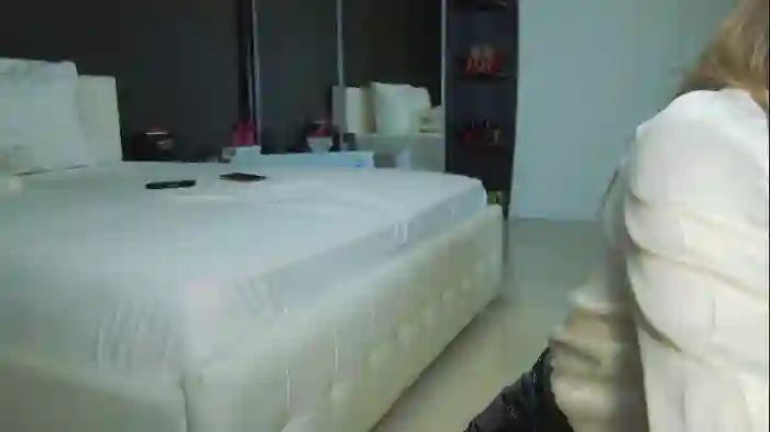 hefner_girl