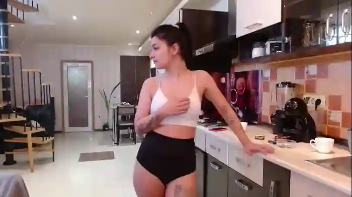 aly_alyce