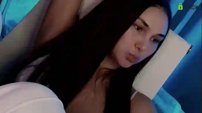 hollyextra