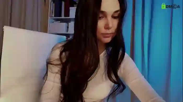 hollyextra