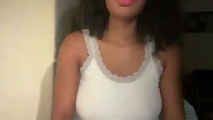 ur_girlfriend_tia