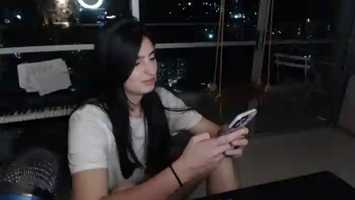 hollyshit_