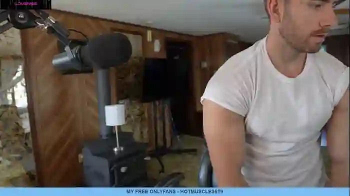 hotmuscles6t9