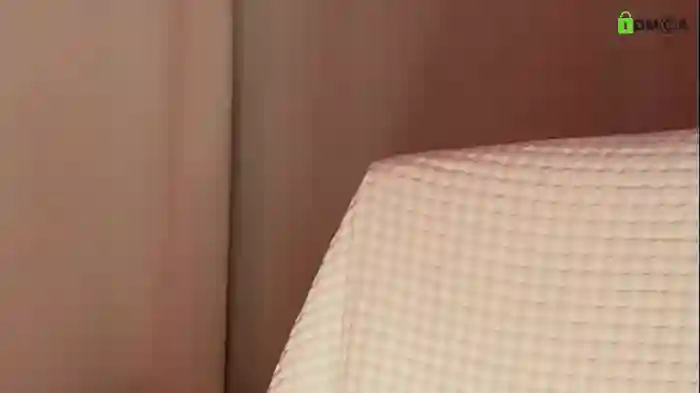 hollyextra