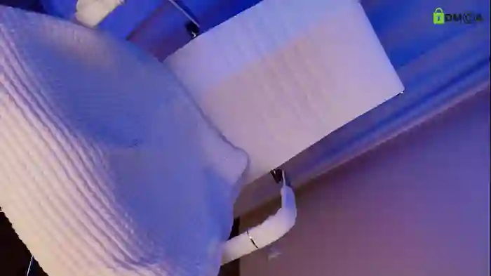 hollyextra
