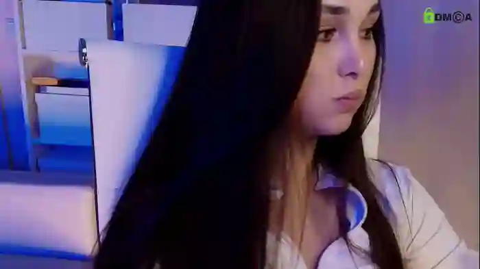 hollyextra