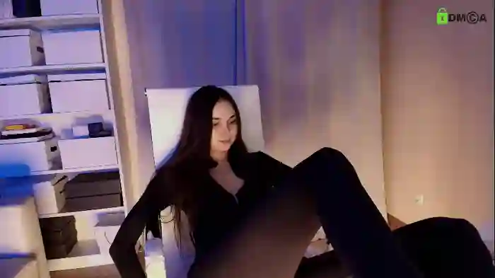 hollyextra