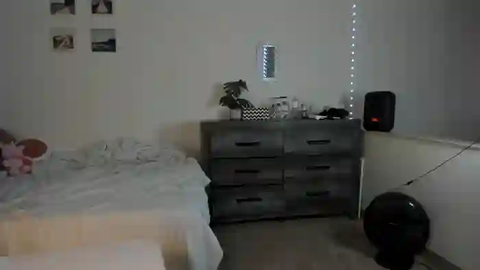 ariah_is_blonde