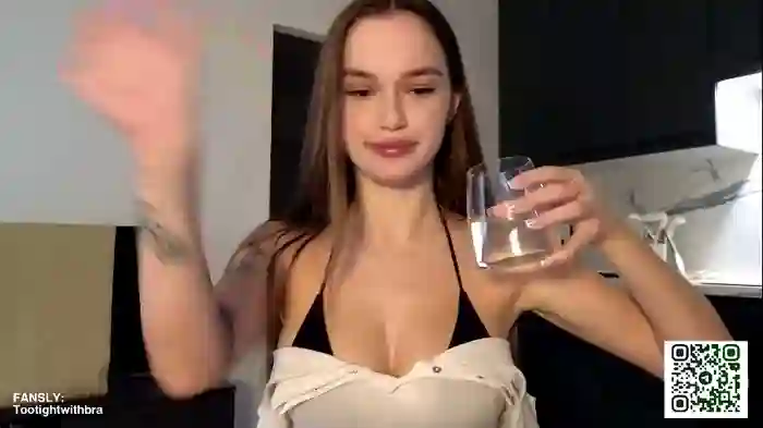 tootightwithbra