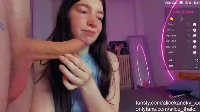 alicekaneky_xx
