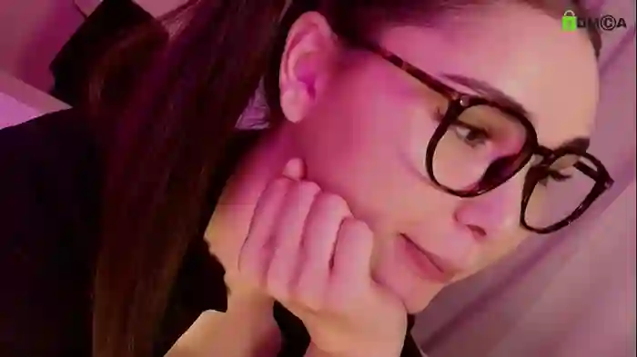 hollyextra