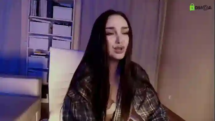 hollyextra