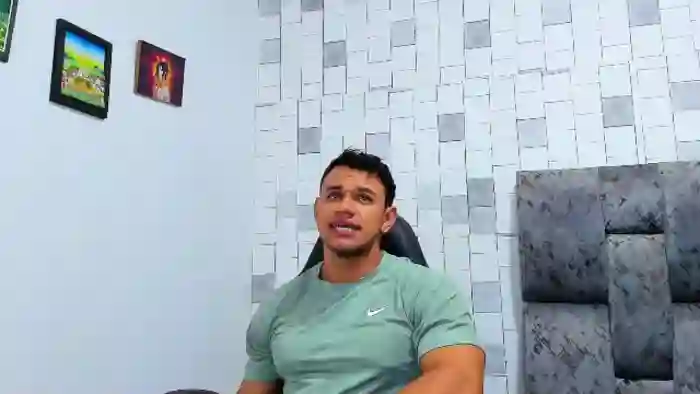 aaron-velour