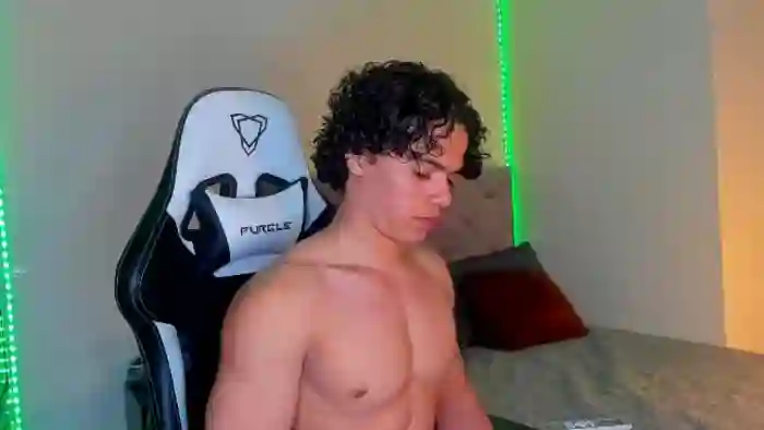 travis-lewis