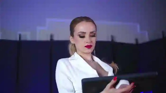 ava-reeves