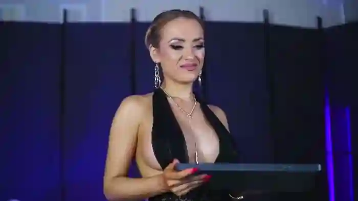 ava-reeves