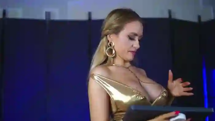 ava-reeves