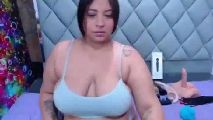 luisana-boobs