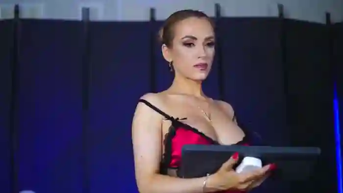 ava-reeves