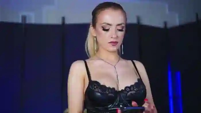 ava-reeves
