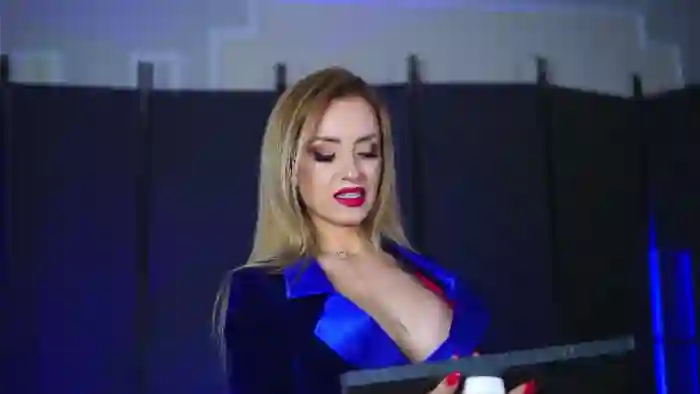 ava-reeves