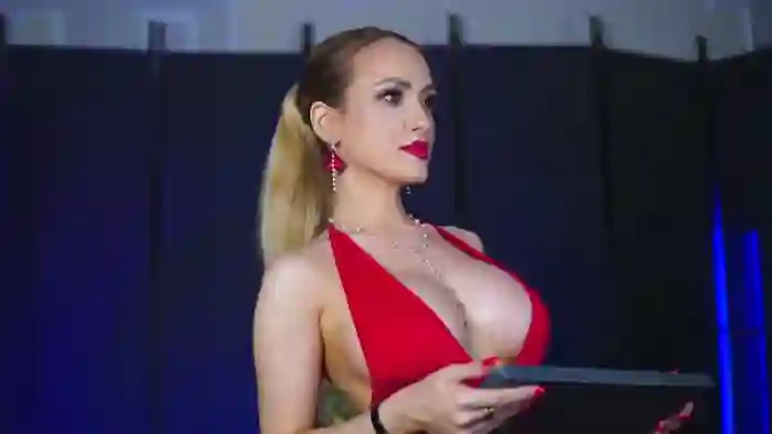 ava-reeves