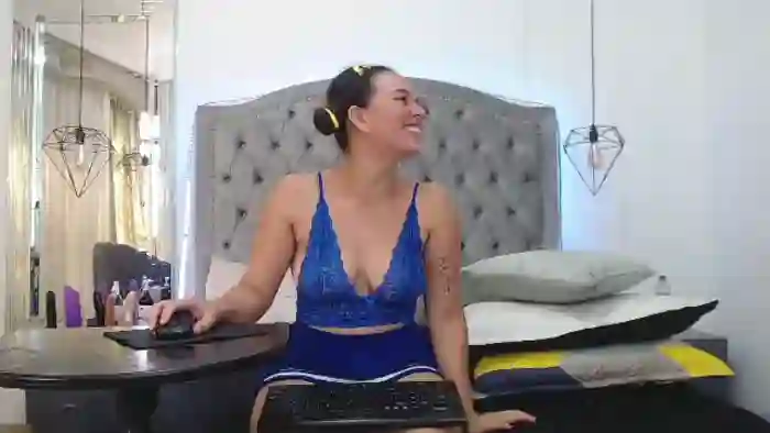 isabela-paz-and-samanta-liz