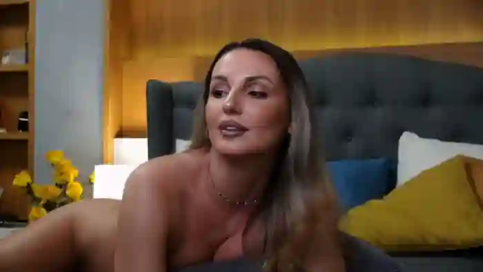 jessie-blonde