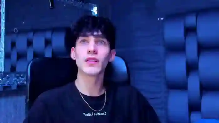 noah-brigth