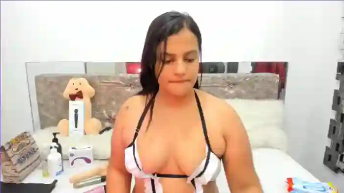 nayla-baghdadi