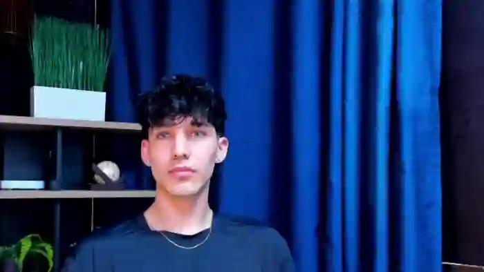 noah-brigth