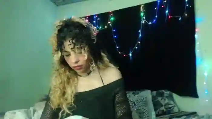 petite-ariana