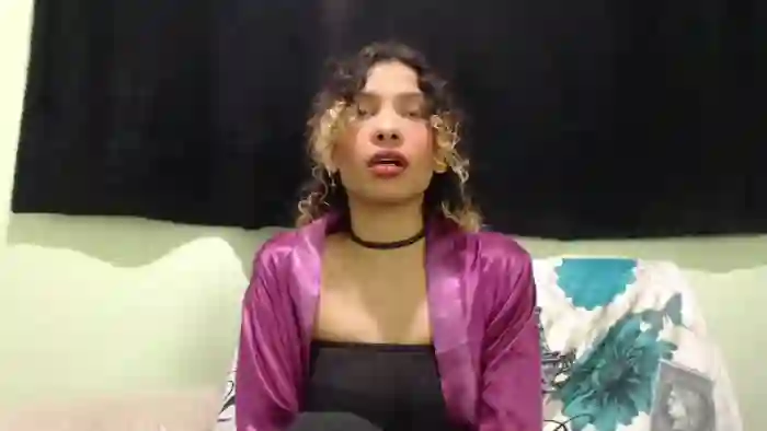 petite-ariana