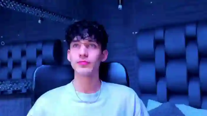 noah-brigth