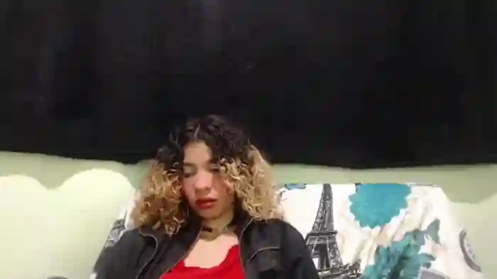 petite-ariana