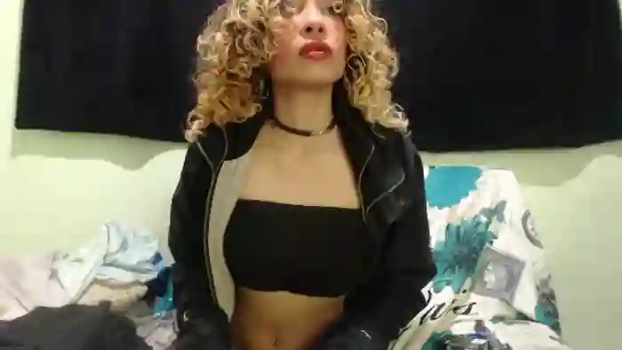 petite-ariana