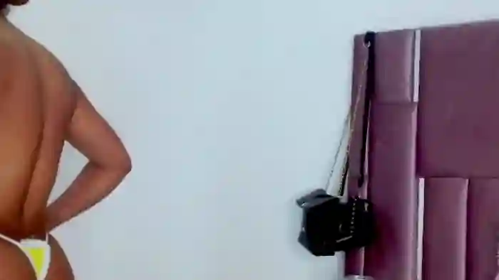 nahomy-jones