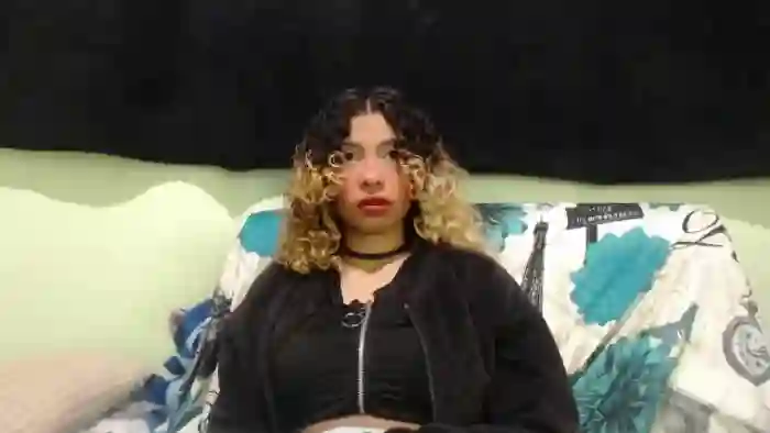 petite-ariana