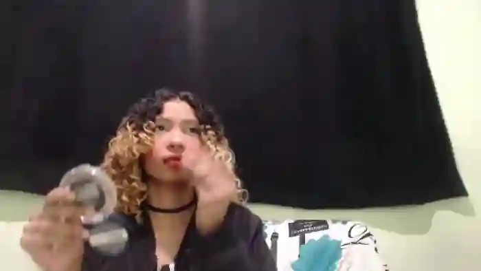 petite-ariana
