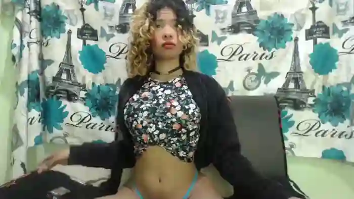 petite-ariana