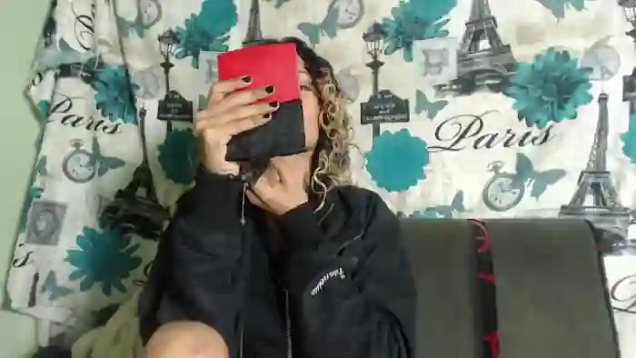 petite-ariana
